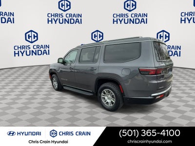 2023 Jeep Wagoneer Base