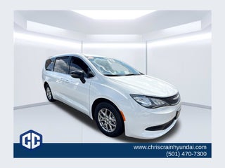 2025 Chrysler Voyager LX