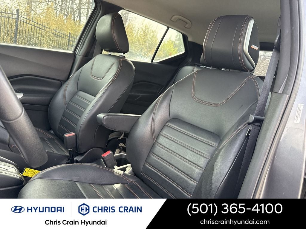 2019 Nissan Kicks SR