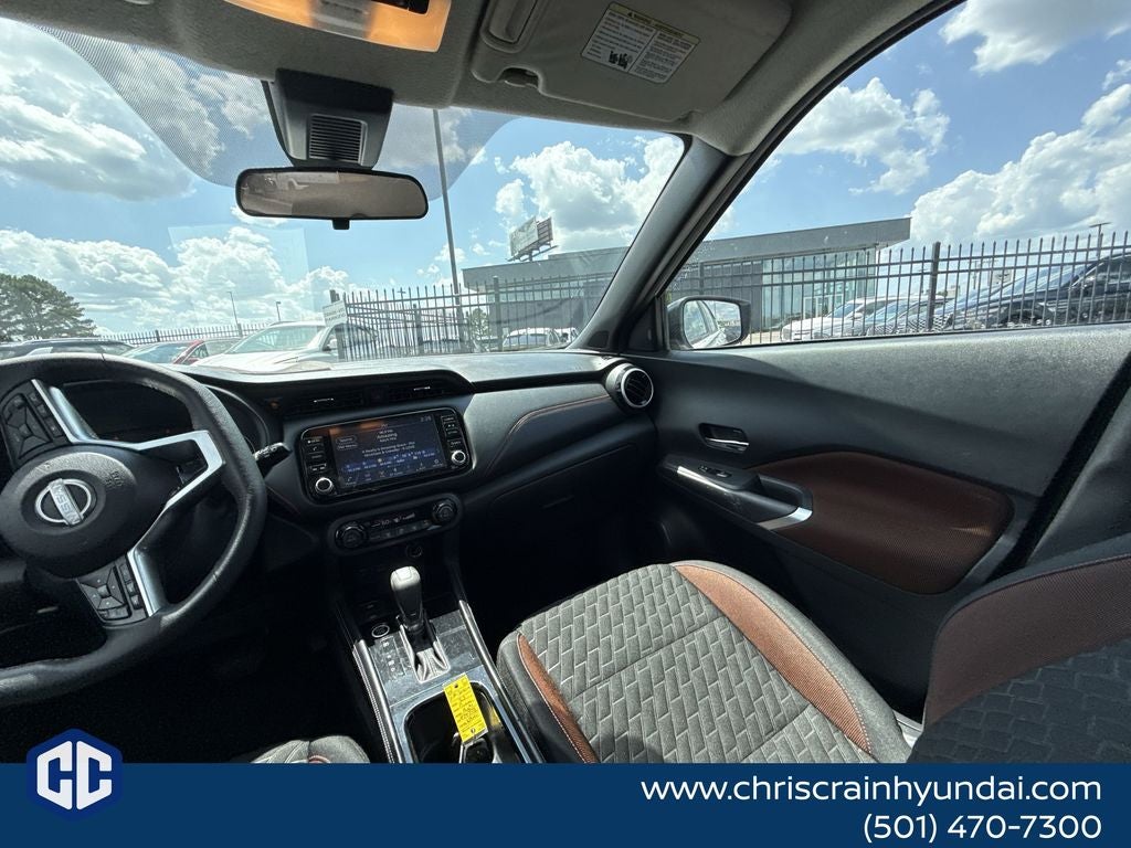 2023 Nissan Kicks SR