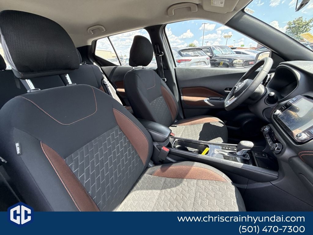 2023 Nissan Kicks SR