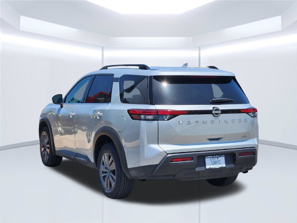 2025 Nissan Pathfinder SV