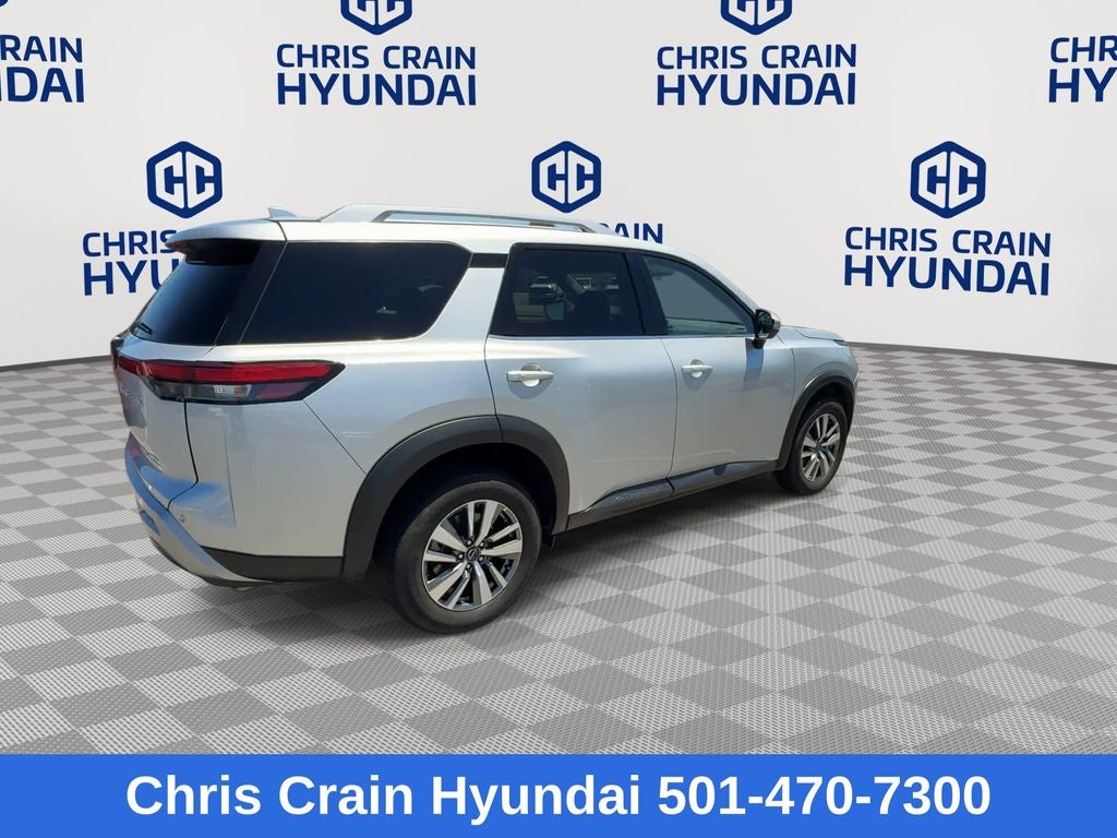 2025 Nissan Pathfinder SL