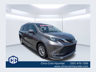 2024 Toyota Sienna XLE 8 Passenger
