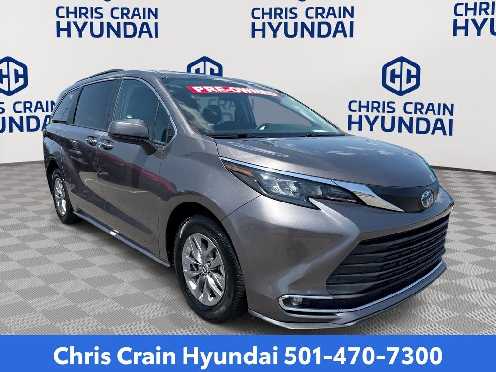 2024 Toyota Sienna XLE 8 Passenger