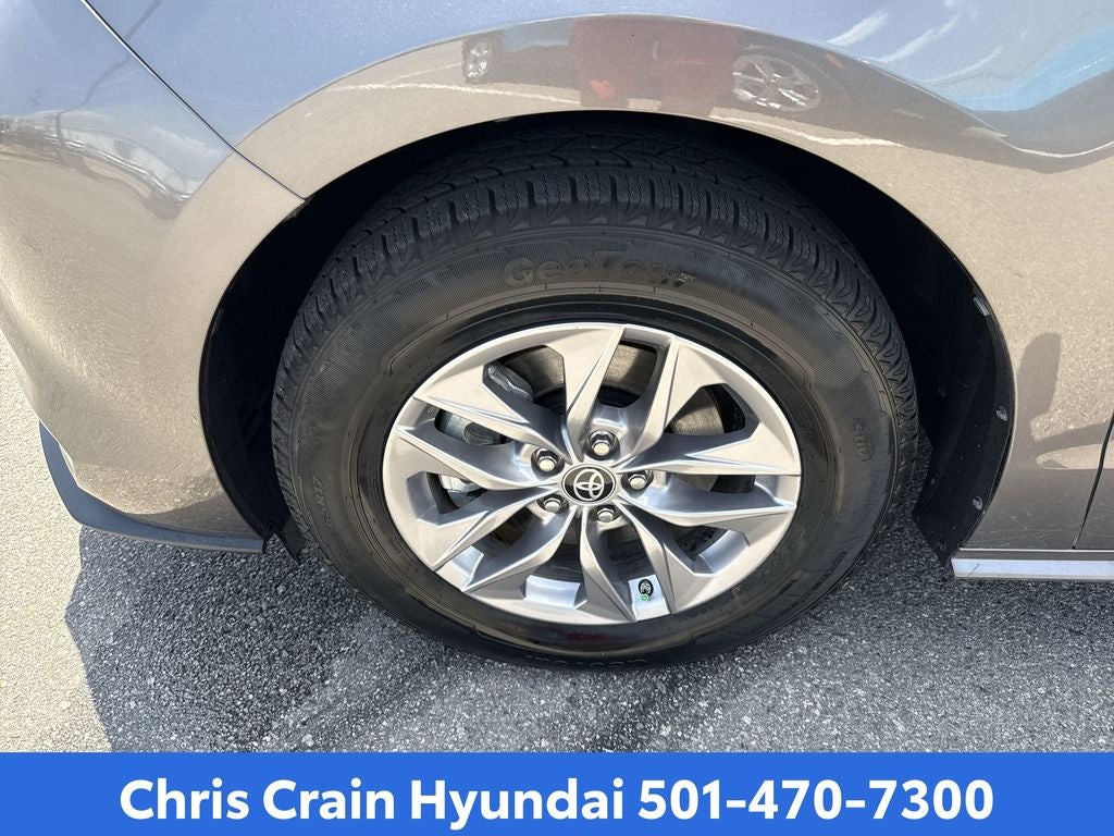2024 Toyota Sienna XLE 8 Passenger