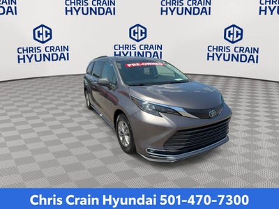 2024 Toyota Sienna XLE 8 Passenger