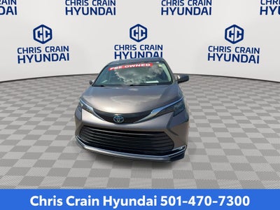 2024 Toyota Sienna XLE 8 Passenger