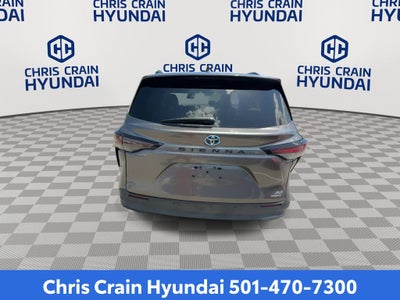 2024 Toyota Sienna XLE 8 Passenger