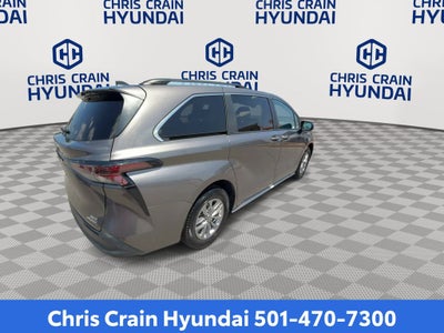 2024 Toyota Sienna XLE 8 Passenger