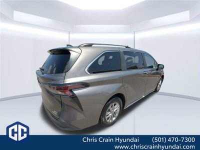 2024 Toyota Sienna XLE 8 Passenger