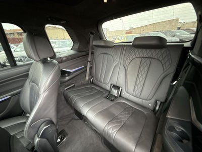 2022 BMW X7 M50i