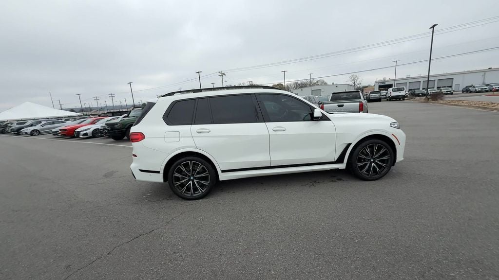 2022 BMW X7 M50i