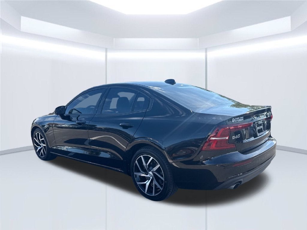 2020 Volvo S60 T6 Momentum