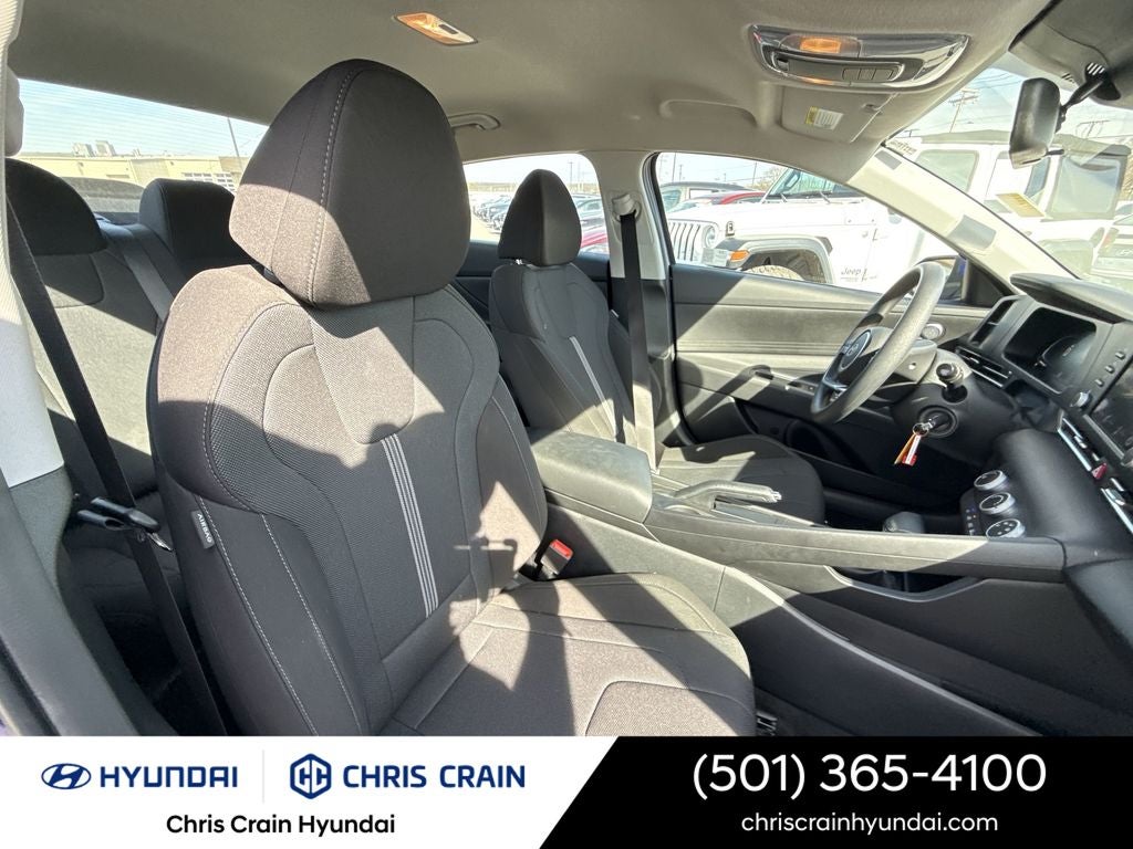 2024 Hyundai Elantra SE