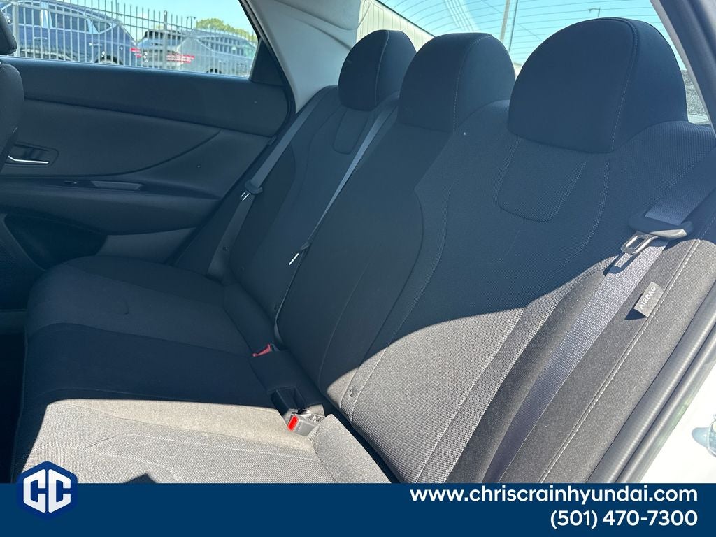 2025 Hyundai Elantra SE