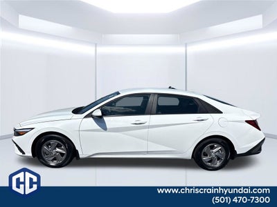 2025 Hyundai Elantra SE