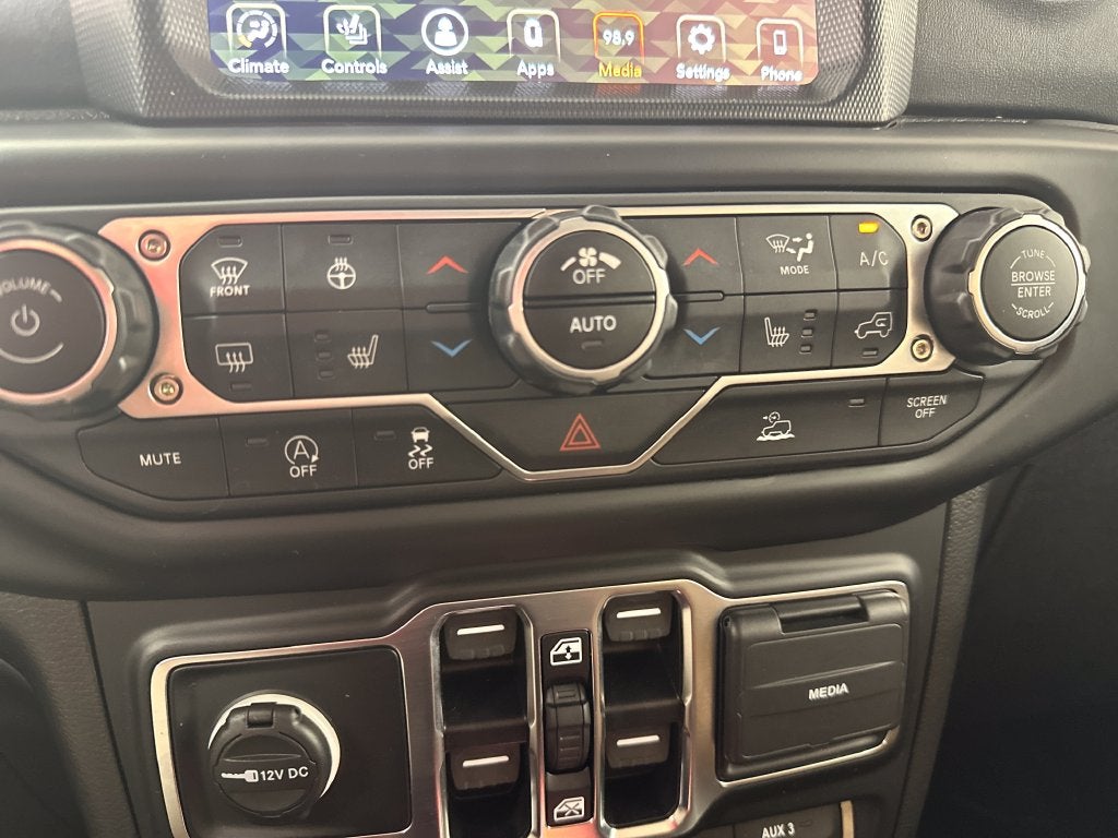 2023 Jeep Wrangler 4-Door Sahara 4x4