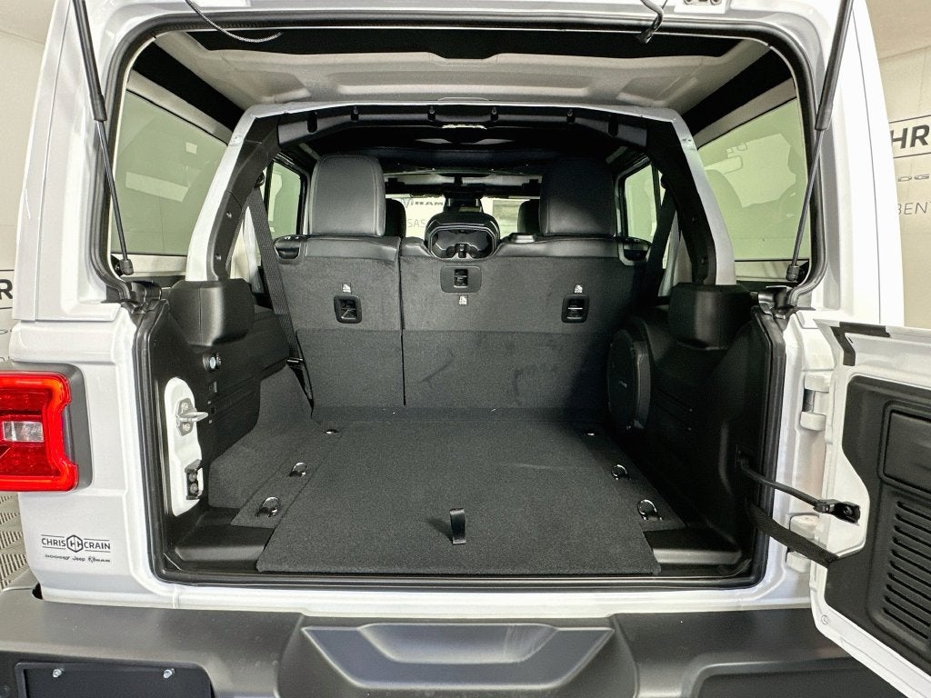 2027 Jeep Wrangler WRANGLER 4-DOOR SAHARA