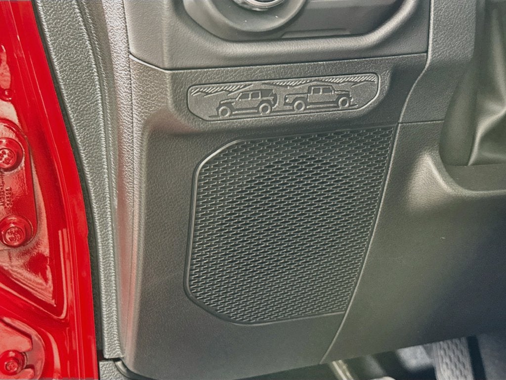 2027 Jeep Wrangler WRANGLER 4-DOOR SAHARA
