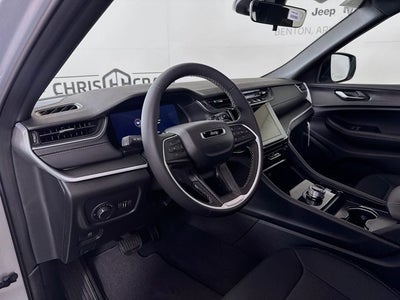 2025 Jeep Grand Cherokee GRAND CHEROKEE LAREDO 4X2