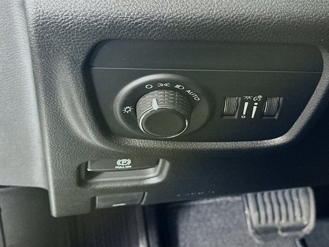 2025 Jeep Grand Cherokee GRAND CHEROKEE LAREDO 4X2