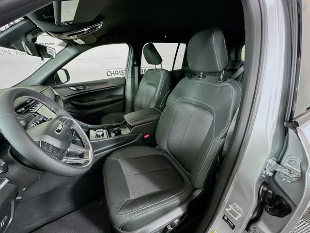 2025 Jeep Grand Cherokee GRAND CHEROKEE LAREDO 4X2