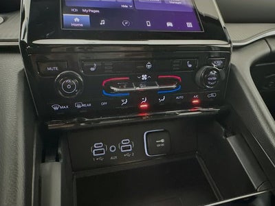 2025 Jeep Grand Cherokee GRAND CHEROKEE LAREDO X 4X2