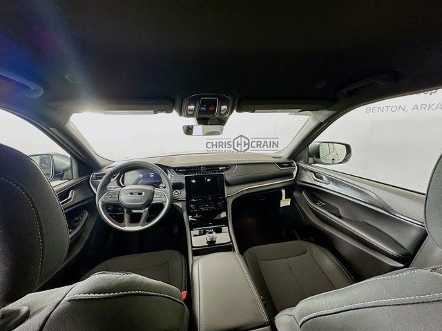 2025 Jeep Grand Cherokee GRAND CHEROKEE LAREDO 4X2