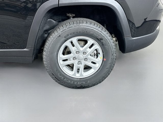 2025 Jeep Grand Cherokee GRAND CHEROKEE LAREDO 4X2