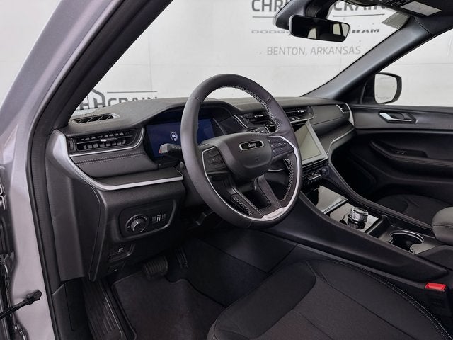 2025 Jeep Grand Cherokee GRAND CHEROKEE LAREDO X 4X2