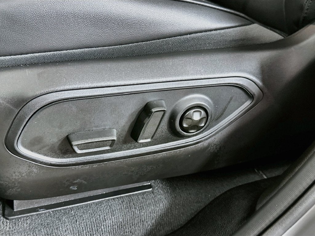 2027 Jeep Grand Cherokee Laredo Altitude