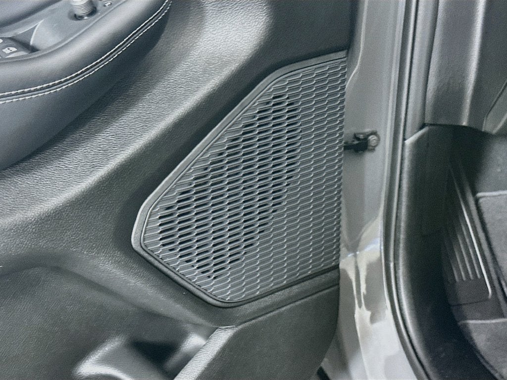 2027 Jeep Grand Cherokee Laredo Altitude