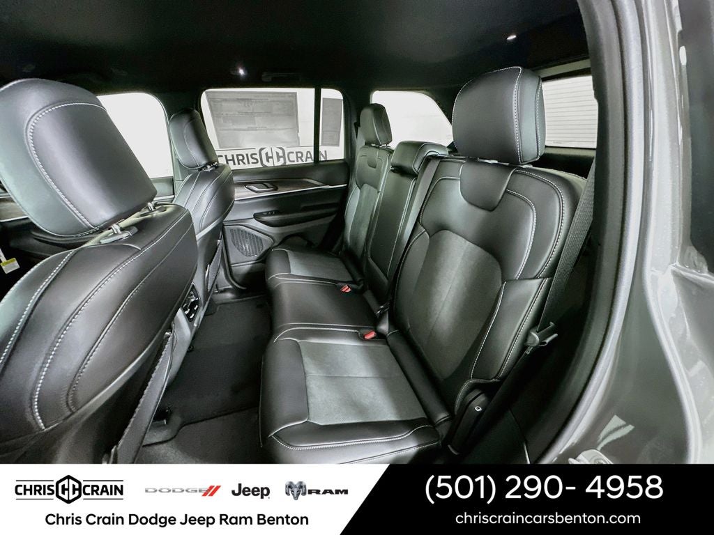 2027 Jeep Grand Cherokee Laredo Altitude