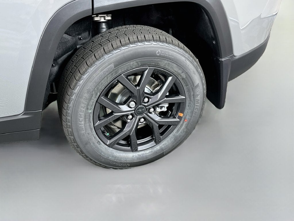 2027 Jeep Grand Cherokee Laredo Altitude