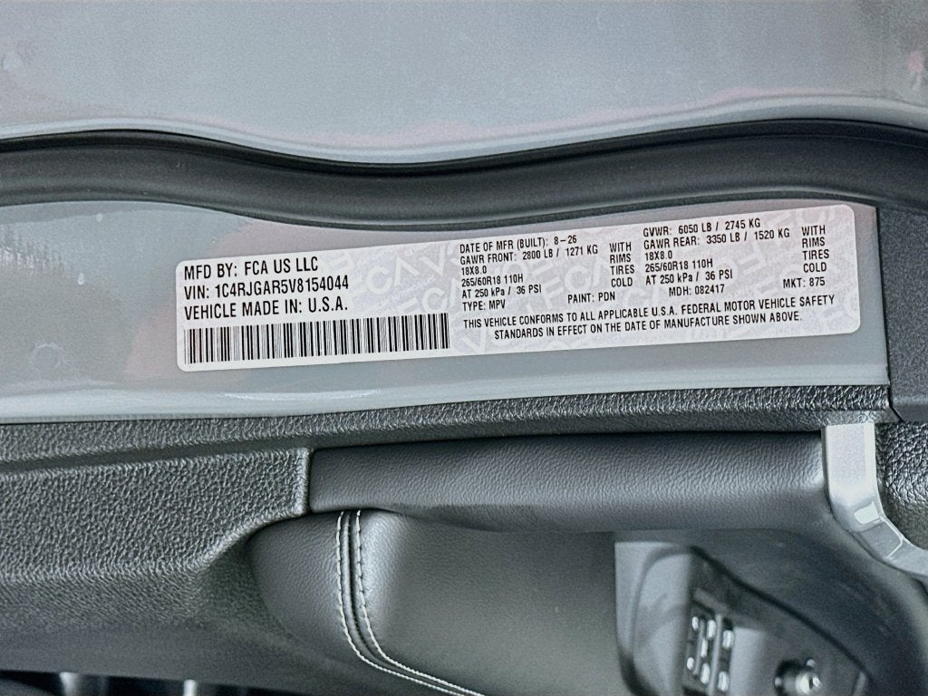 2027 Jeep Grand Cherokee Laredo Altitude