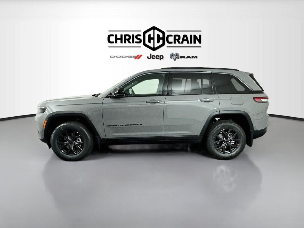 2027 Jeep Grand Cherokee Laredo Altitude