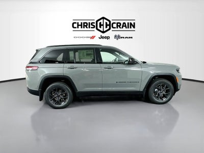 2027 Jeep Grand Cherokee Laredo Altitude