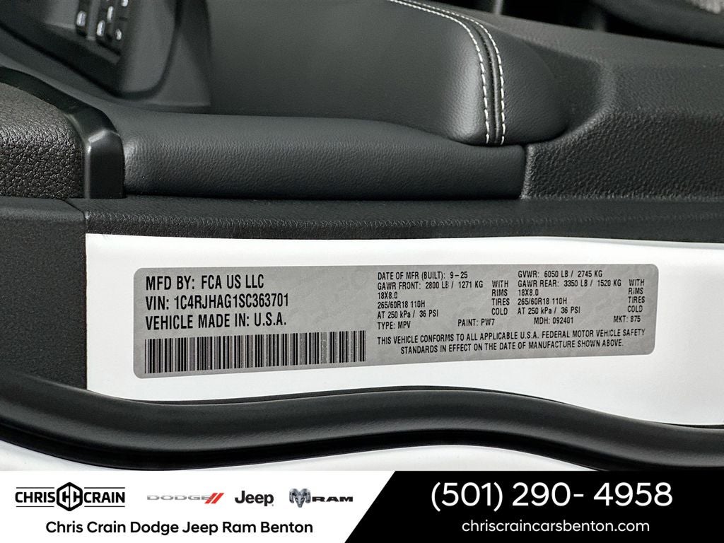 2025 Jeep Grand Cherokee GRAND CHEROKEE LAREDO X 4X4