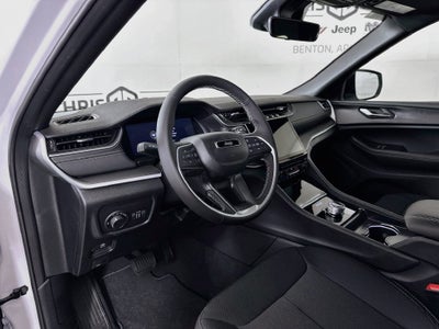 2027 Jeep Grand Cherokee GRAND CHEROKEE LAREDO 4X4