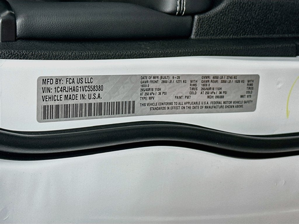 2027 Jeep Grand Cherokee GRAND CHEROKEE LAREDO 4X4