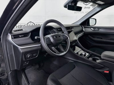 2027 Jeep Grand Cherokee GRAND CHEROKEE LAREDO 4X4
