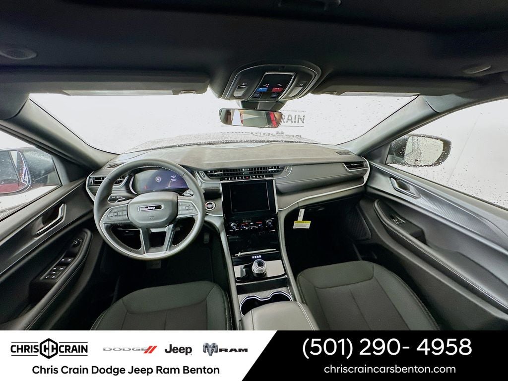 2025 Jeep Grand Cherokee GRAND CHEROKEE LAREDO X 4X4