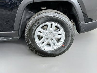 2025 Jeep Grand Cherokee GRAND CHEROKEE LAREDO 4X4