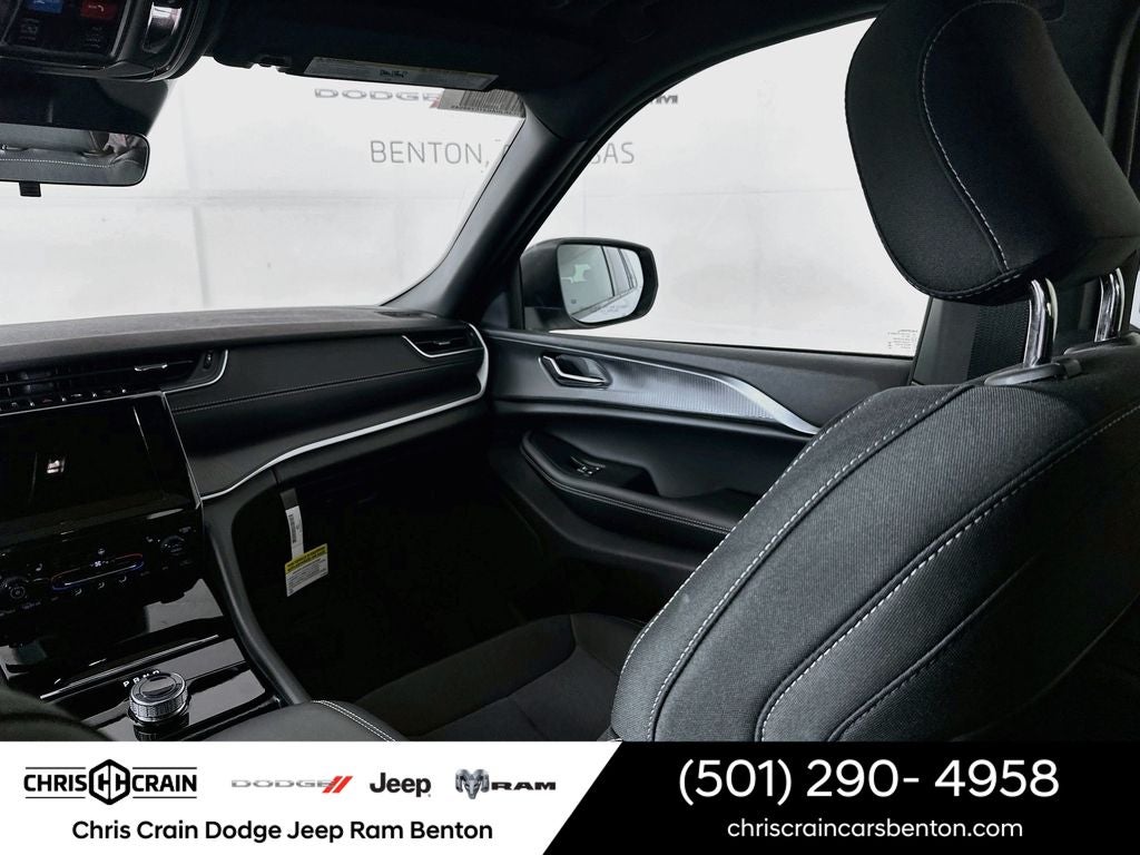 2026 Jeep Grand Cherokee GRAND CHEROKEE LAREDO X 4X4