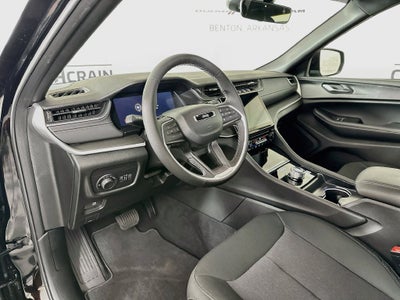 2027 Jeep Grand Cherokee GRAND CHEROKEE LAREDO 4X4