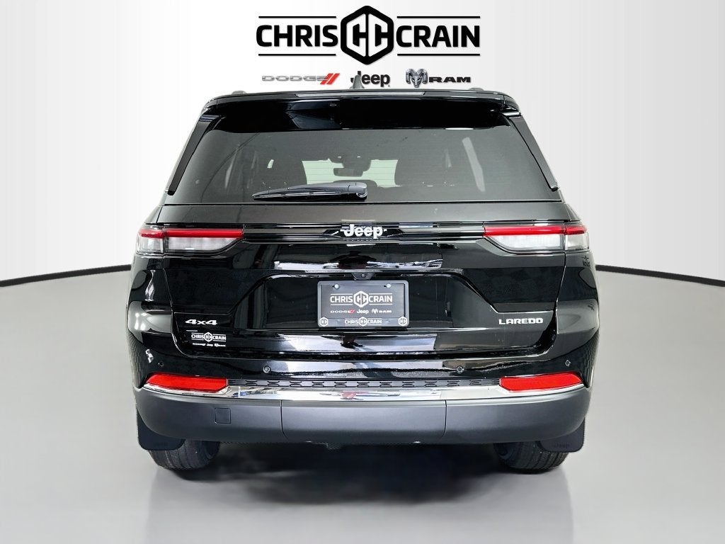 2027 Jeep Grand Cherokee GRAND CHEROKEE LAREDO 4X4