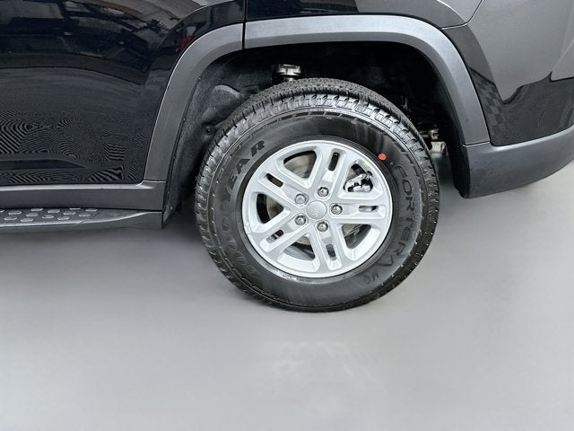 2025 Jeep Grand Cherokee GRAND CHEROKEE LAREDO 4X4