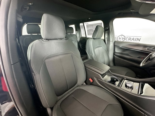 2025 Jeep Grand Cherokee GRAND CHEROKEE LAREDO X 4X4
