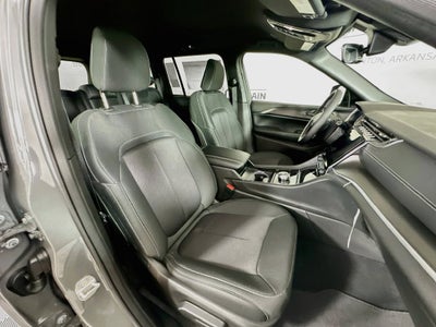 2027 Jeep Grand Cherokee GRAND CHEROKEE LAREDO 4X4